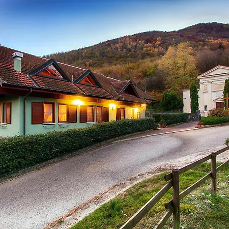 Πανσιόν Casa All'angelo 3*
